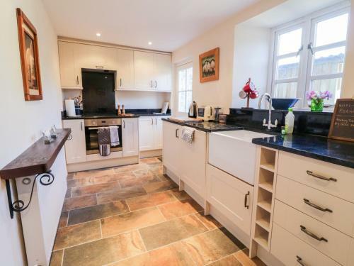 Cromlech Cottage