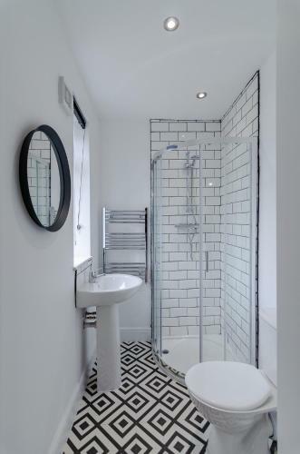 Uniquely Designed, Fast Wifi, Recently Refurbished, Great For Contractors