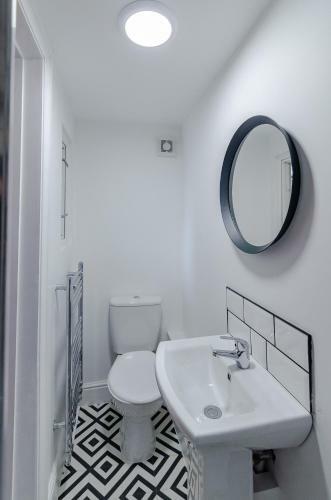 Uniquely Designed, Fast Wifi, Recently Refurbished, Great For Contractors