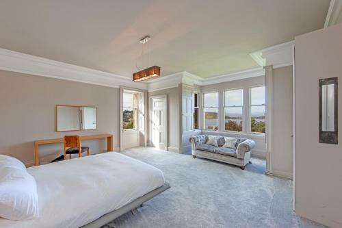 Oban Chateau Sleeps 22 With Wifi