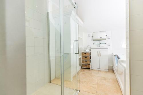 Painswick Chateau Sleeps 22 Pool Wifi