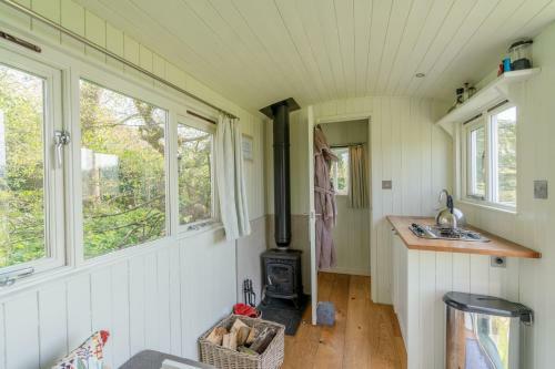 Under The Walnut Tree - Shepherds Hut
