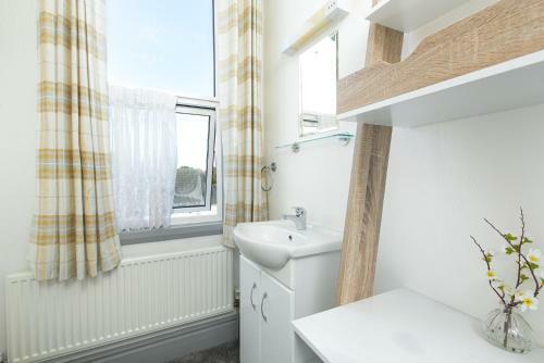 Kvm Sugar Way House By Kvm Serviced Accommodation