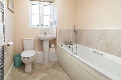 Apartamento Large Contractor House - Free Parking By Comfyworkers