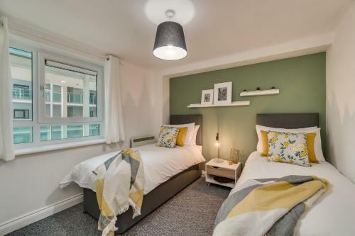 Bright, Stylish Contemporary Apartment