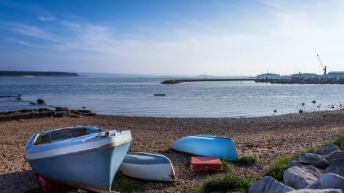 Avalon, Poole