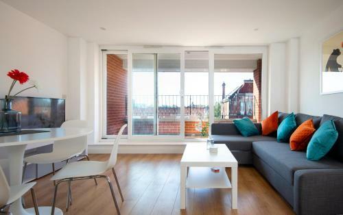 Elm View - 2 Bed 2 Bath Apartment With Parking In Central Southsea