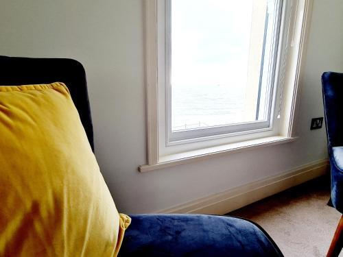 Off The Hook - Luxury Beach Apartment - Sleeps 4