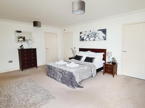 Off The Hook - Luxury Beach Apartment - Sleeps 4