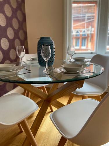 Central Location - 2 Bedroom Apartment