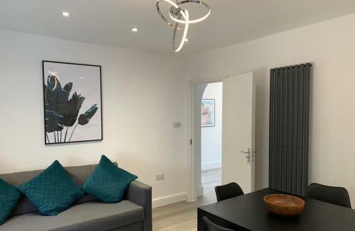 Hostal The White House Large 2 Bed House Central Reading