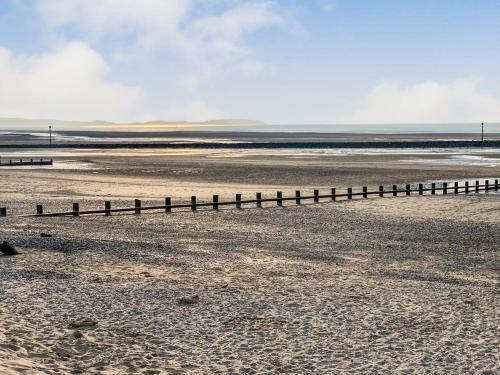 Mistral 3-bed Holiday Home In Rhyl