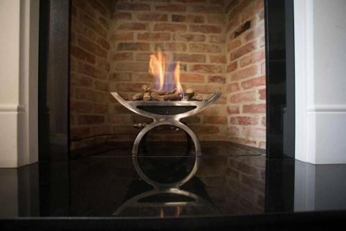 Medieval Town House - Walled Garden Sleeps 8