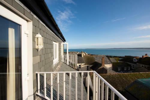 Waves Apartment, St Ives