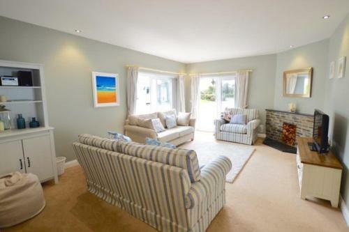 Seven Bays House