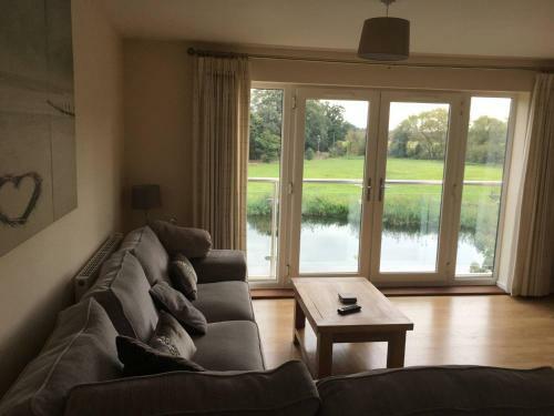Penthouse Apartment On The River - 65 Skipper Way
