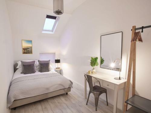 The Surfer's Loft Apartment