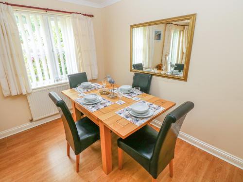 2 Oakhill Drive