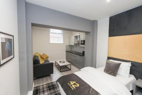 42 Apart-hotel