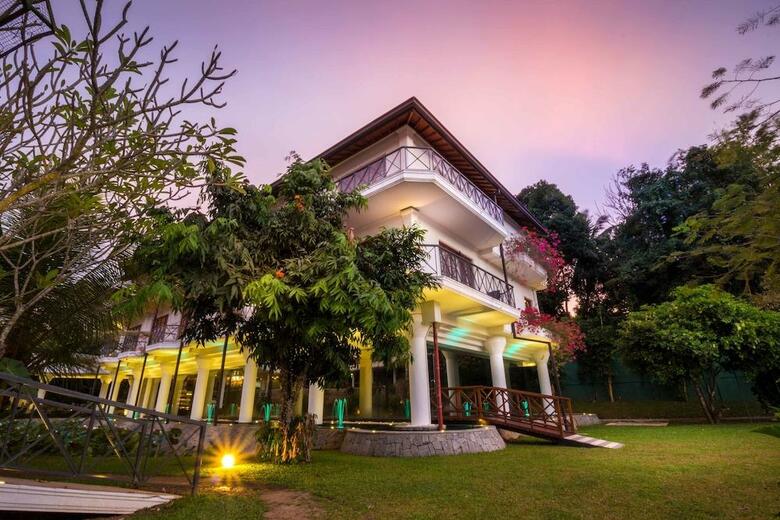Hotel Mahaweli Reach