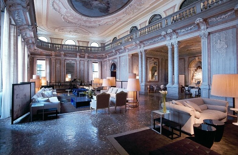 Hotel Monaco And Grand Canal