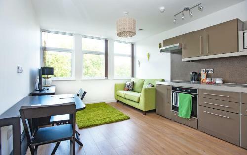 Modern 1 Bedroom Apartment In City Centre