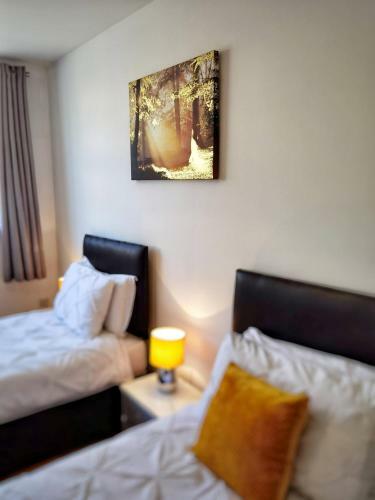 Apartamento Convenient Sleeps 8 2 Bed Ground Parking