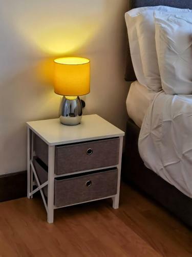 Apartamento Convenient Sleeps 8 2 Bed Ground Parking