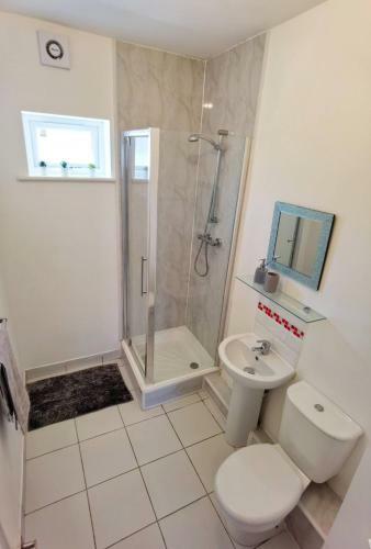 Apartamento Convenient Sleeps 8 2 Bed Ground Parking
