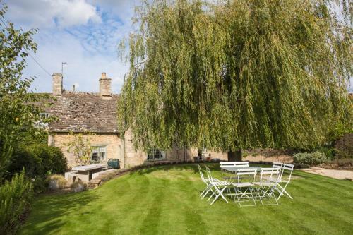 Southrop Villa Sleeps 6 Wifi