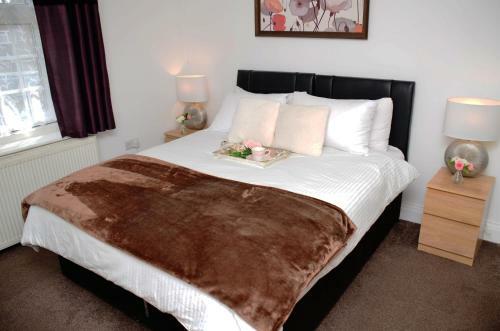 Hostal (29ew-01) Dreams Serviced Accommodations- Staines/heathrow