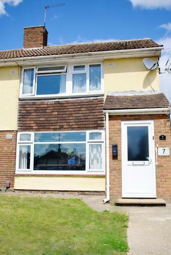 Hostal (29ew-01) Dreams Serviced Accommodations- Staines/heathrow