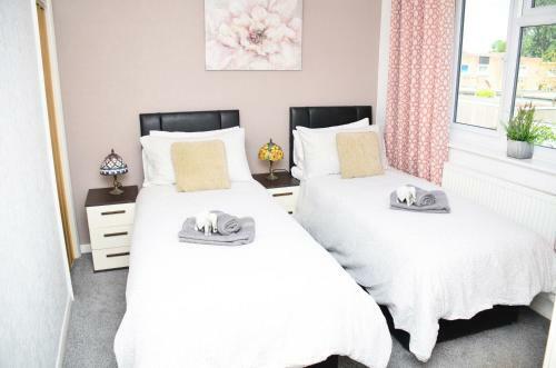 Hostal (7sm-11)dreams Serviced Accommodations- Staines/heathrow