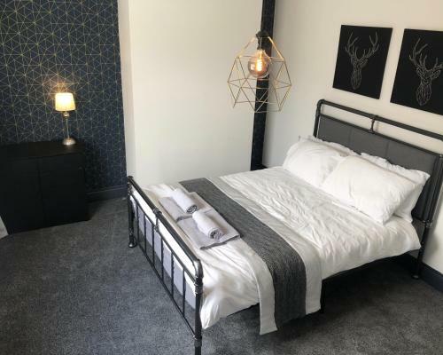Stainsby House 4 Bedrooms Workstays Uk