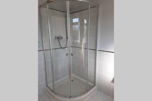 Leafield Holiday Home