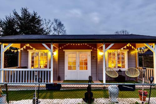 Lodge The Retreat Log Cabin