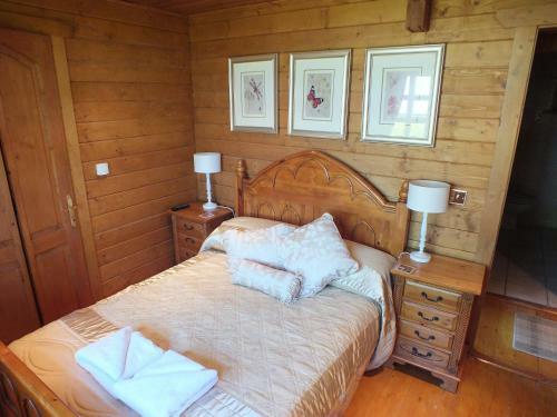 Walnut Log Cabin