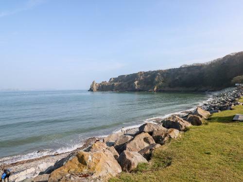 Daisy Headland Escape