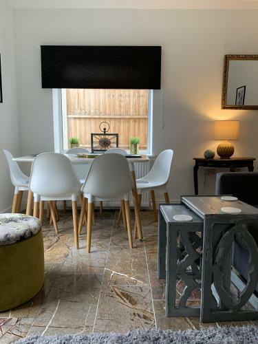 Allure Watford Apartment