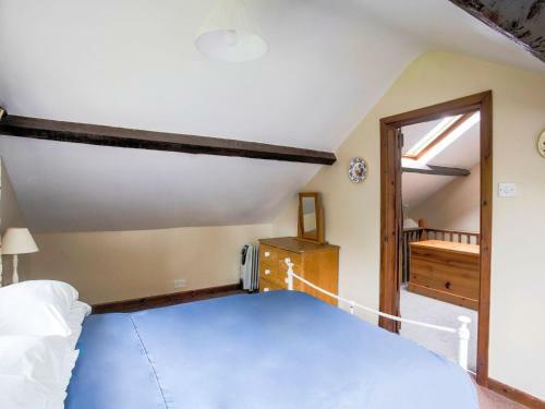 Vintage Holiday Home In Welshpool With Garden
