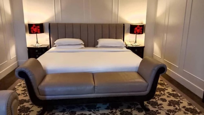 Crown Garden Hotel