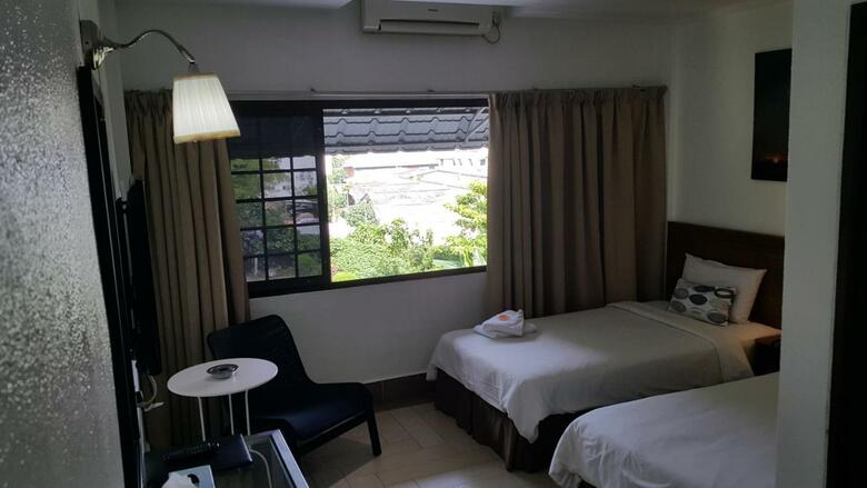 Hotel Dynasty Inn
