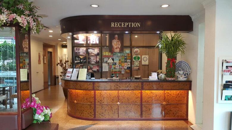 Hotel Dynasty Inn