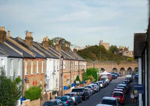 Charming Victorian House, Sleeps 4, Castle River