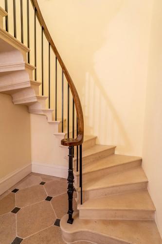 21 Clifford Street - Apartment 1