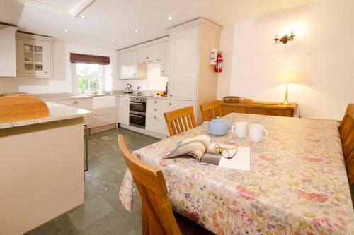 End Cottage, Chapel Stile