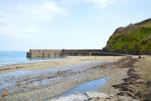 Cliff Cottage