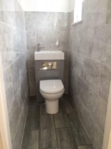 4-bed House In Newport