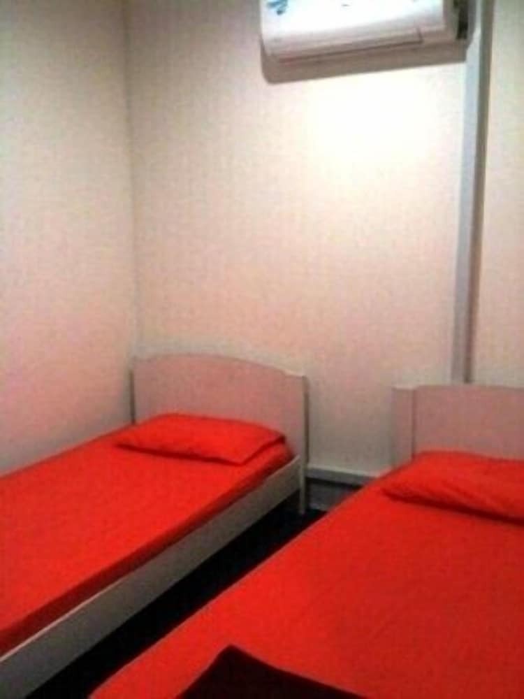 Hostal Submarine Guest House Central Market