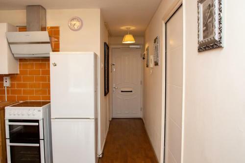 Great 2 Bedrooms Apartment 15 Mins From The Centre